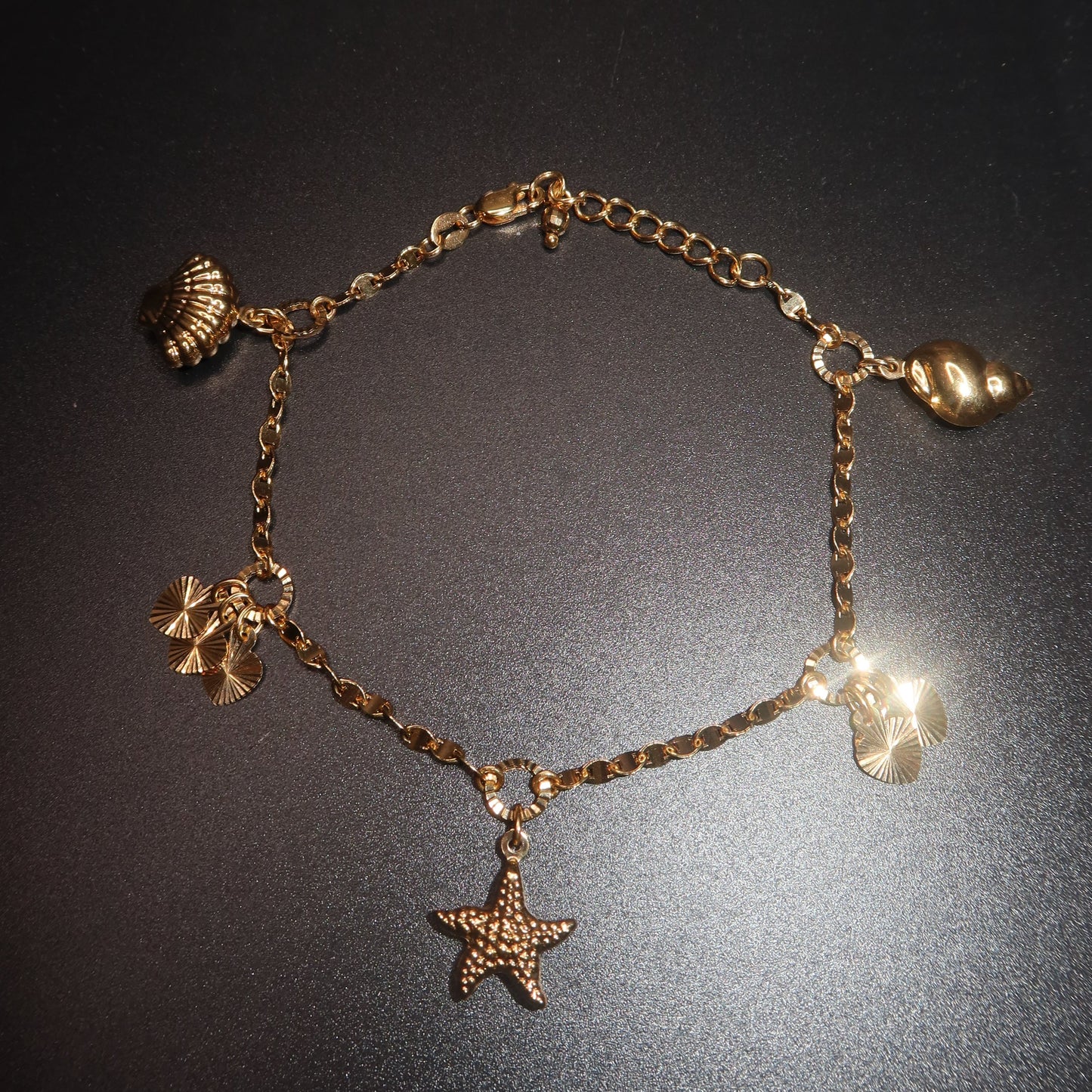 18k Starfish & Seashell Charm Bracelet