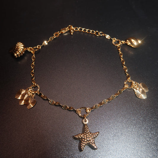 18k Starfish & Seashell Charm Bracelet
